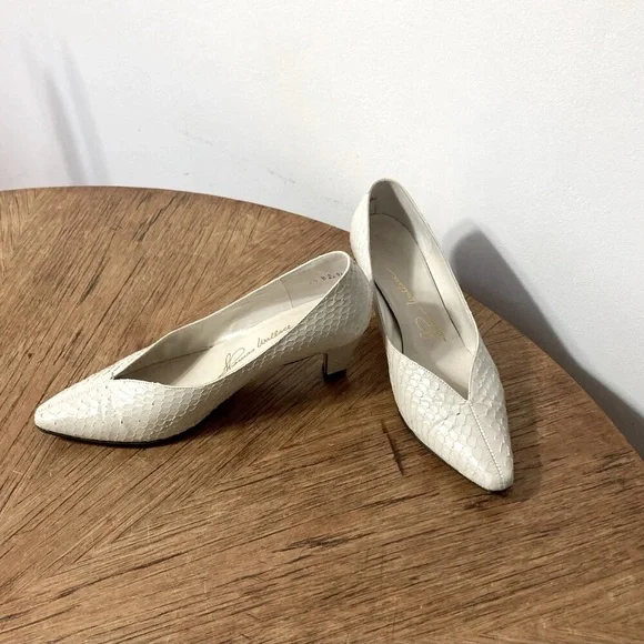 Thomas Wallace Vintage Cream Snakeskin Kitten Heel Pumps - Size 7 1/2 - Picture 2 of 15